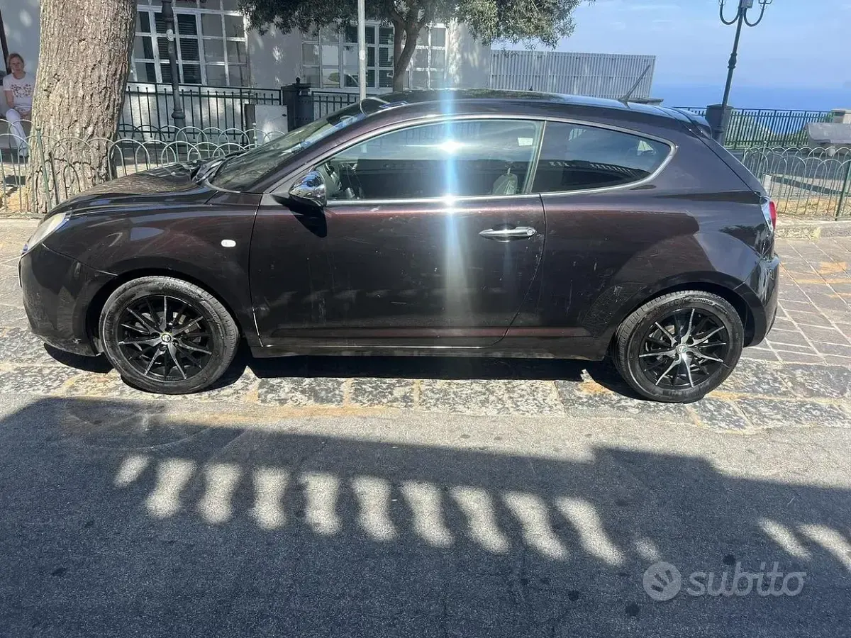 Usata Alfa Romeo MiTo Distinctive 95 CV (69 kW) 2010 Nero Utilitaria