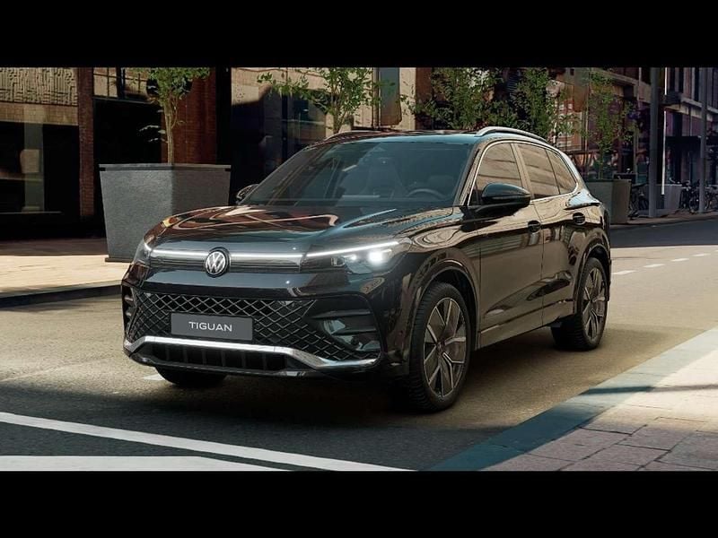 Nuova VW Tiguan R-line 150 CV (110 kW) 2026 Grenadill black metallizzato SUV