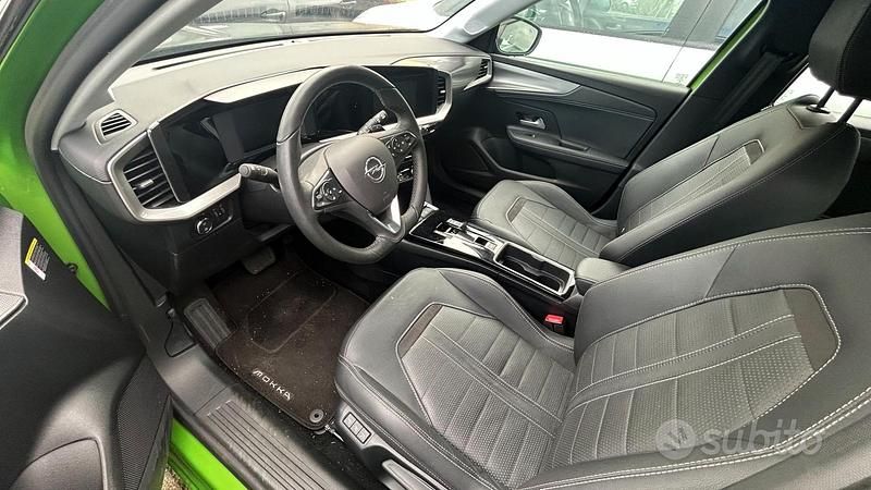 Usata Opel Mokka Ultimate 130 CV (95 kW) 2022 Verde SUV