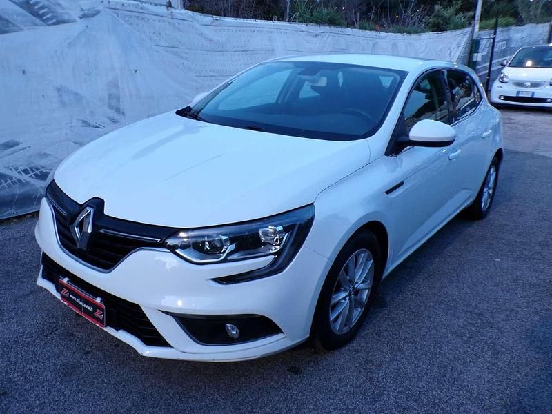 Usata Renault Mégane IV 101 CV (74 kW) 2016 Bianco Berlina