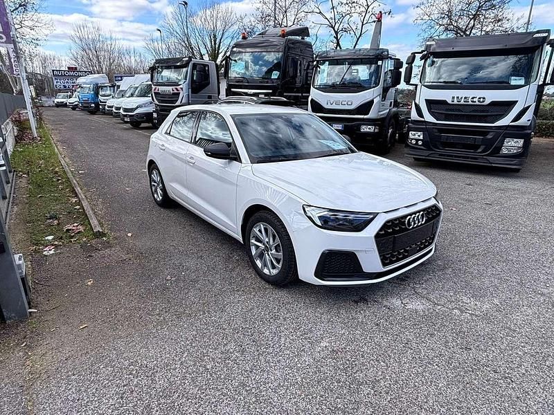 Usata Audi A1 Sportback Ambiente 95 CV (69 kW) 2025 Bianco Utilitaria