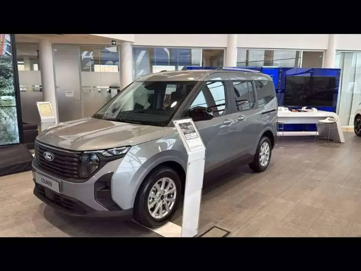 Nuova Ford Tourneo Courier Titanium 124 CV (91 kW) 2026 Solar silver Monovolume