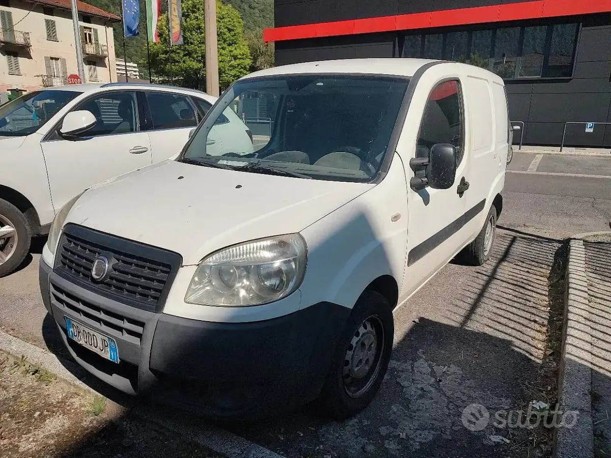 Usata Fiat Doblò 103 CV (75 kW) 2008 Bianco Monovolume