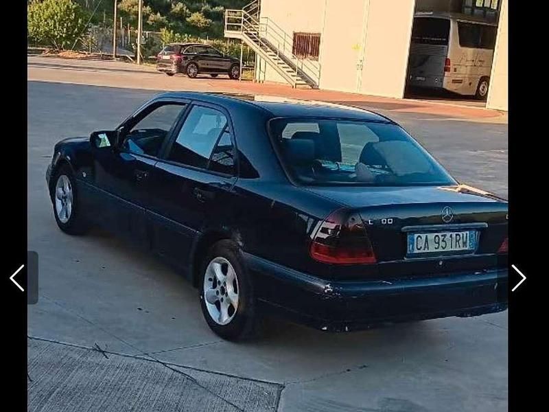 Blu/azzurro Usata 1999 Mercedes C200 Classic Tre volumi | 600 € (Super prezzo) - Immagine 1/4