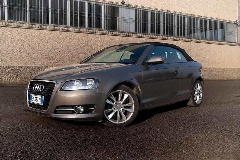 Usata Audi A3 Cabriolet Ambition 105 CV (77 kW) 2012 Grigio Cabrio