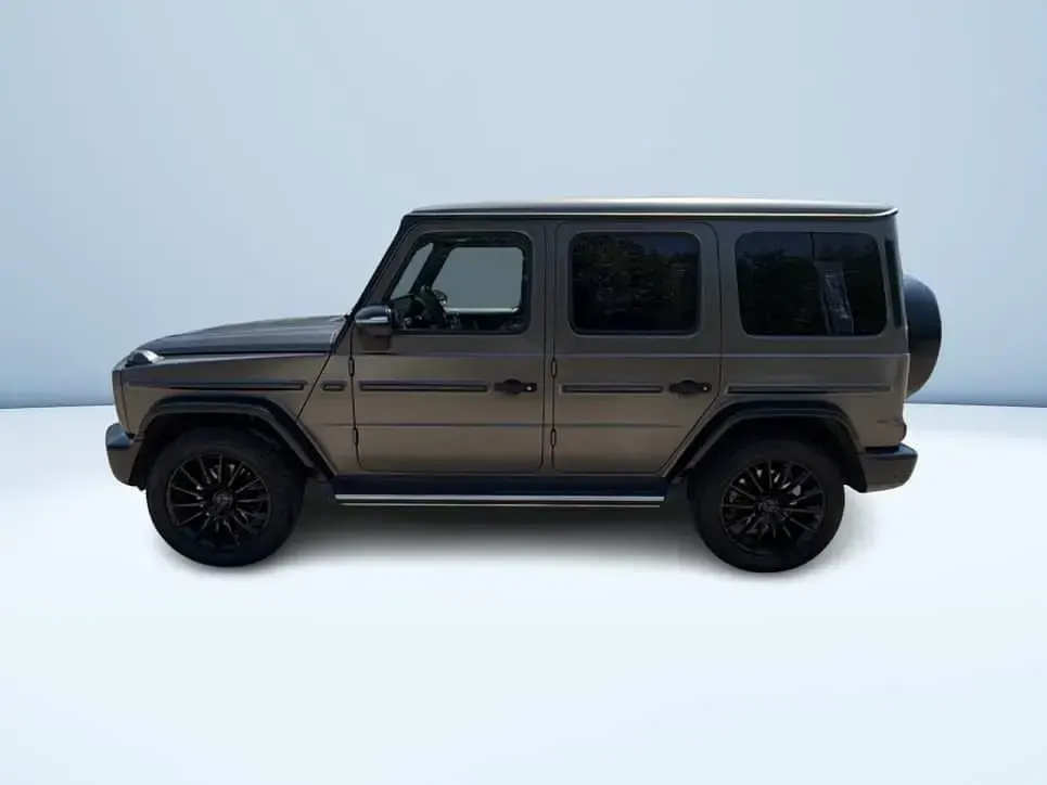 Usata Mercedes G400 AMG line 330 CV (242 kW) 2022 Grigio SUV