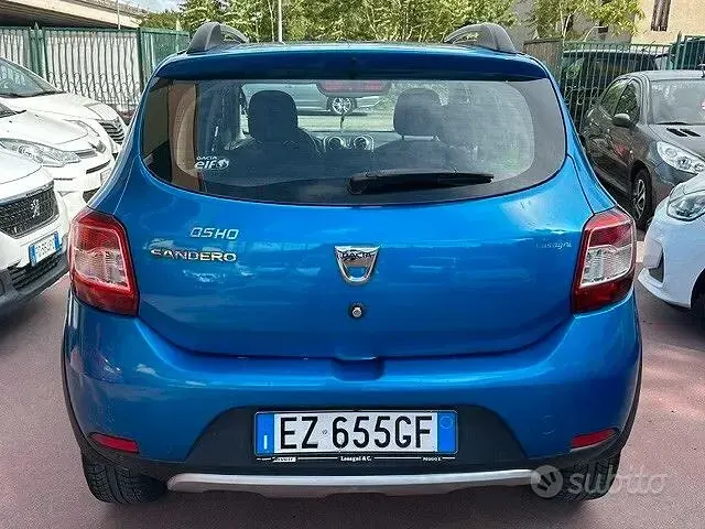 Usata Dacia Sandero Prestige 90 CV (66 kW) 2015 Blu Berlina