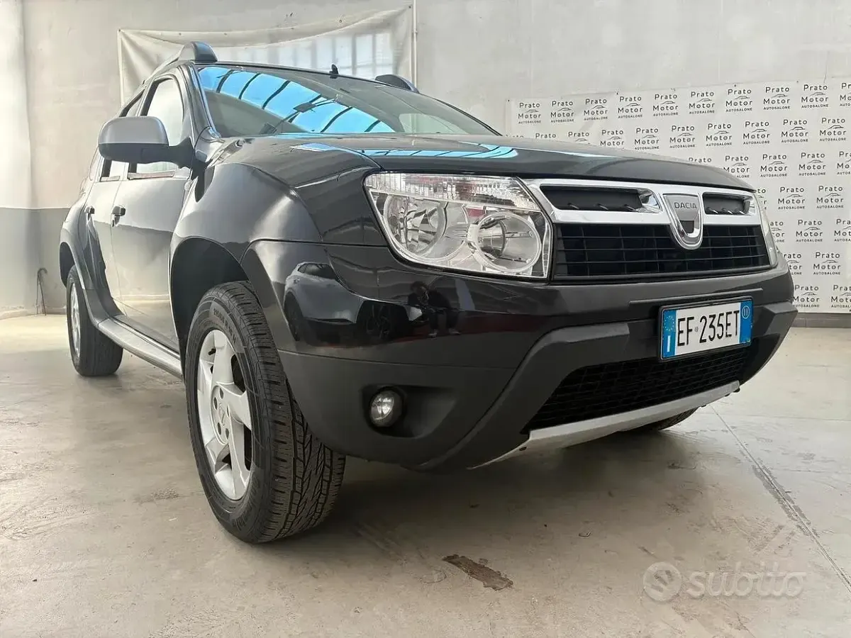 Usata Dacia Duster Lauréate 110 CV (80 kW) 2012 Nero SUV