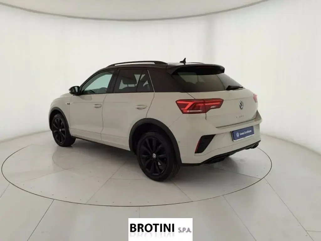 Usata VW T-Roc R-line 116 CV (85 kW) 2023 Grigio metallizzato SUV