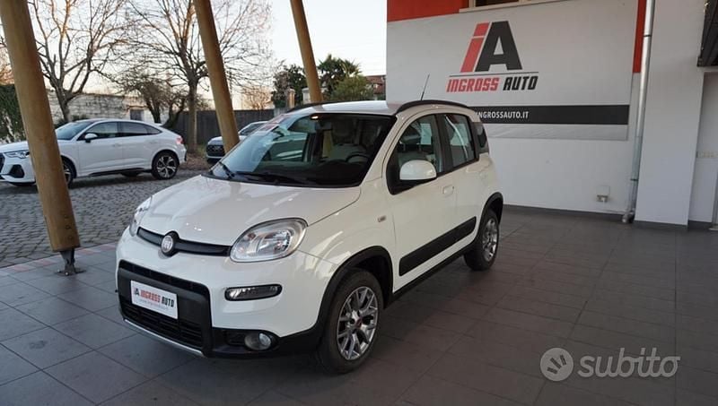 Usata Fiat Panda 4x4 S 75 CV (55 kW) 2014 Bianco Utilitaria