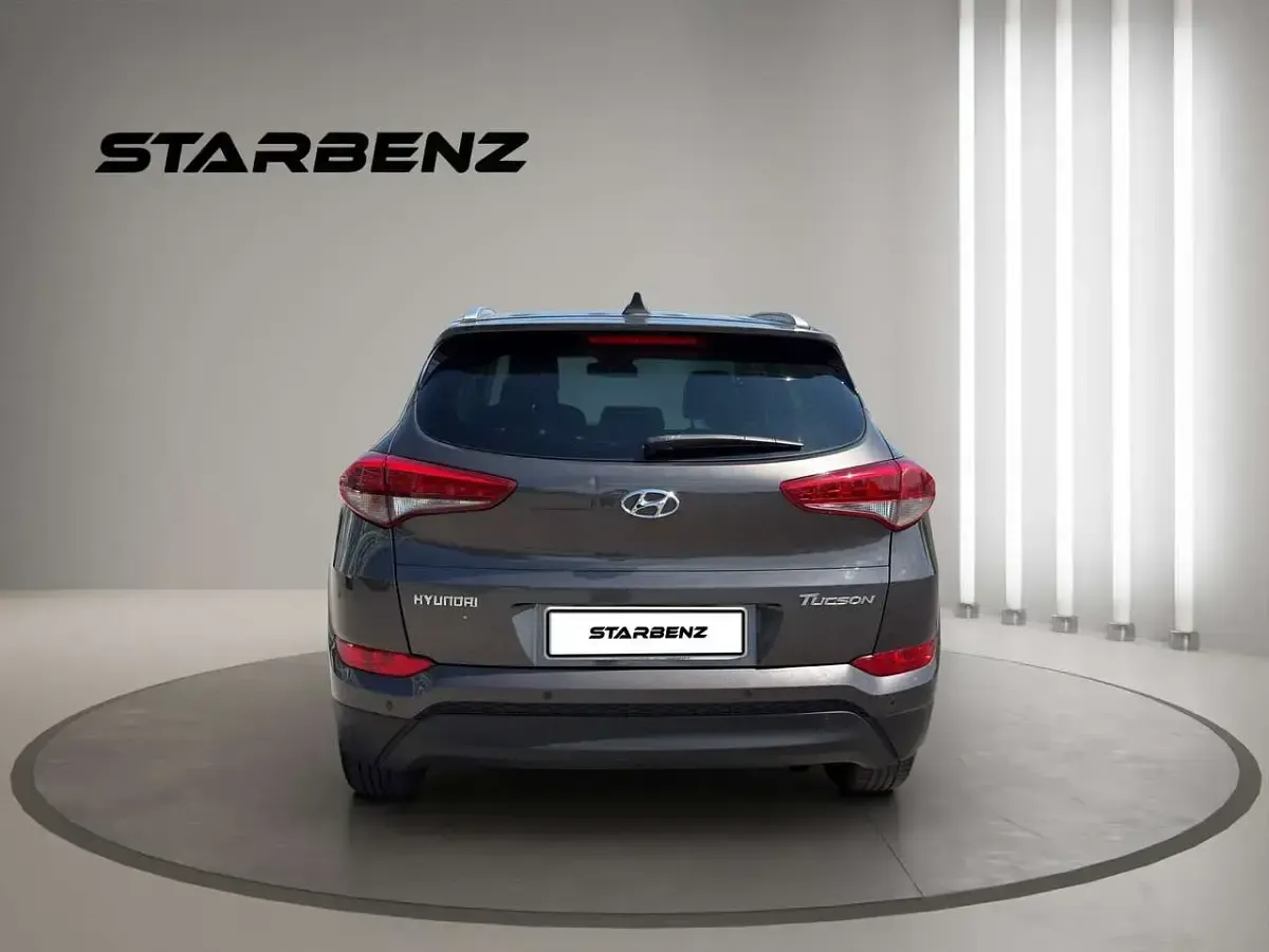 Usata Hyundai Tucson Comfort 132 CV (97 kW) 2016 Bronzo SUV