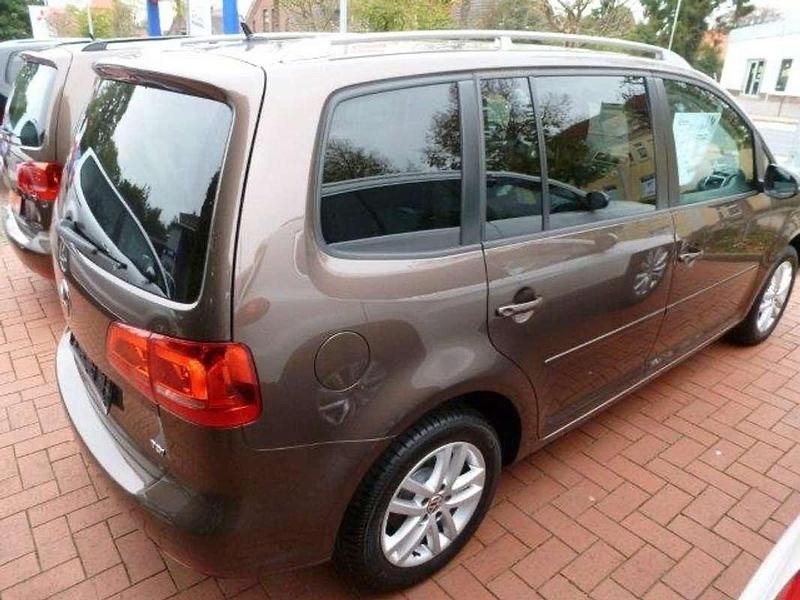 Usata VW Touran 105 CV (77 kW) 2014 Marrone Monovolume