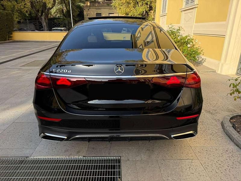 Usata Mercedes E220 AMG Line Premium Plus 197 CV (144 kW) 2025 Nero metallizzato Berlina