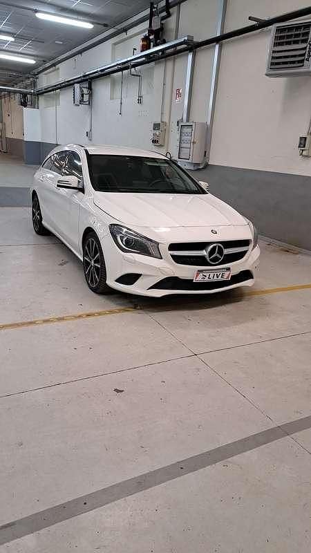 Usata 2015 Mercedes CLA200 Executive Tre volumi | 12.500 € (Super prezzo) - Immagine 1/4