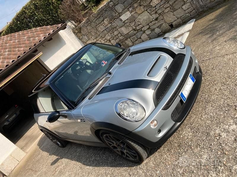 Usata Mini Cooper S 170 CV (125 kW) 2005 Grigio Utilitaria