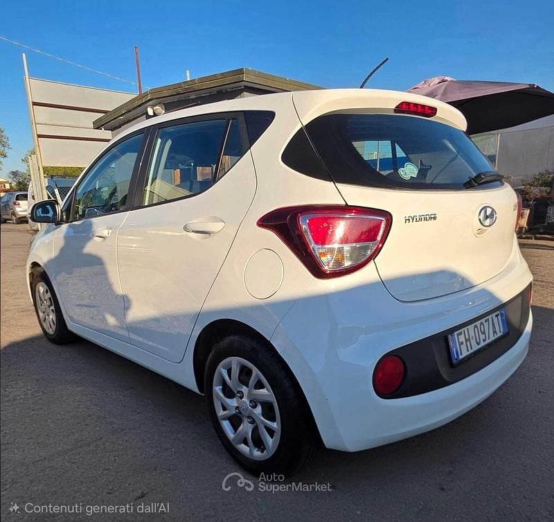 Begagnad Hyundai i10 65 HK (47 kW) 2017 Vit Halvkombi