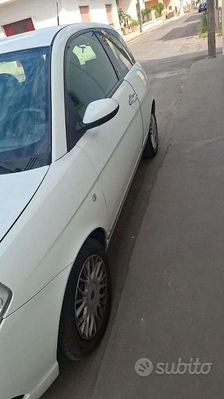 Bianco Usata 2008 Lancia Ypsilon Due volumi | 3500 € - Immagine 1/4