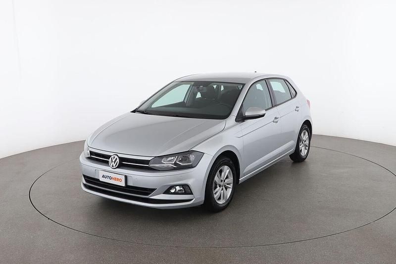 Argento Usata 2020 VW Polo Comfortline Tre volumi | 13.199 € (Buon prezzo) - Immagine 1/3