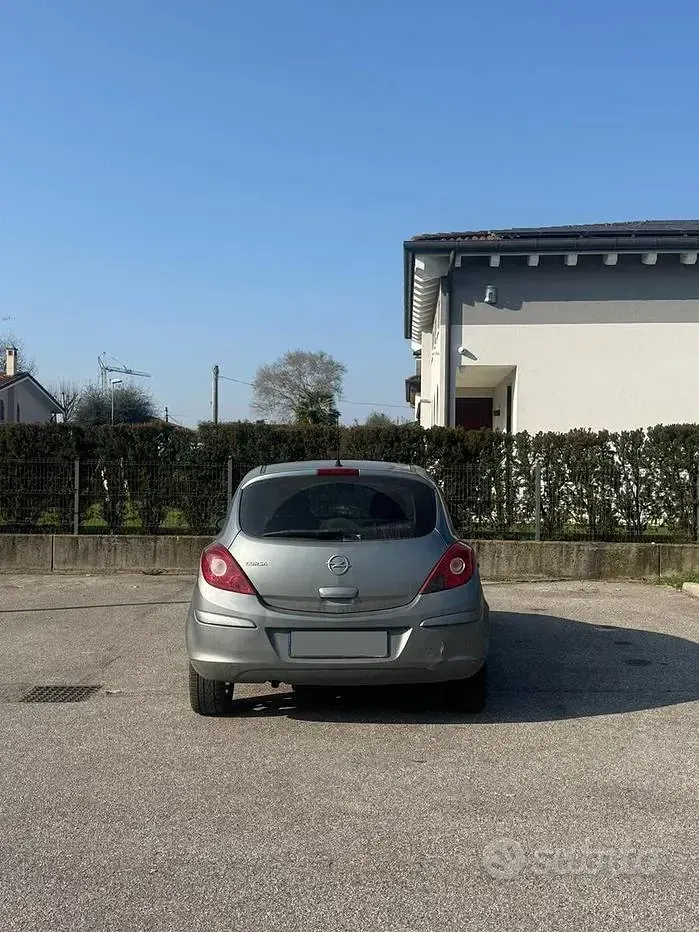 Usata Opel Corsa 85 CV (62 kW) 2013 Grigio Utilitaria
