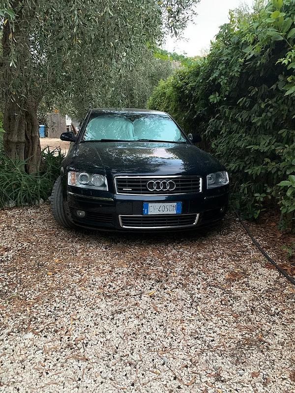 Usata Audi A8 Ambiente 275 CV (202 kW) 2005 Blu/azzurro Berlina