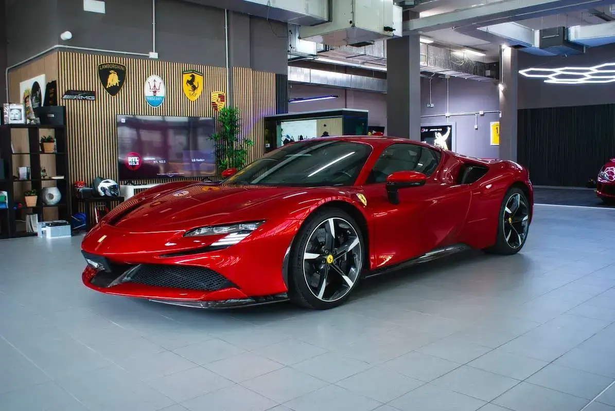 Usata Ferrari SF90 999 CV (734 kW) 2022