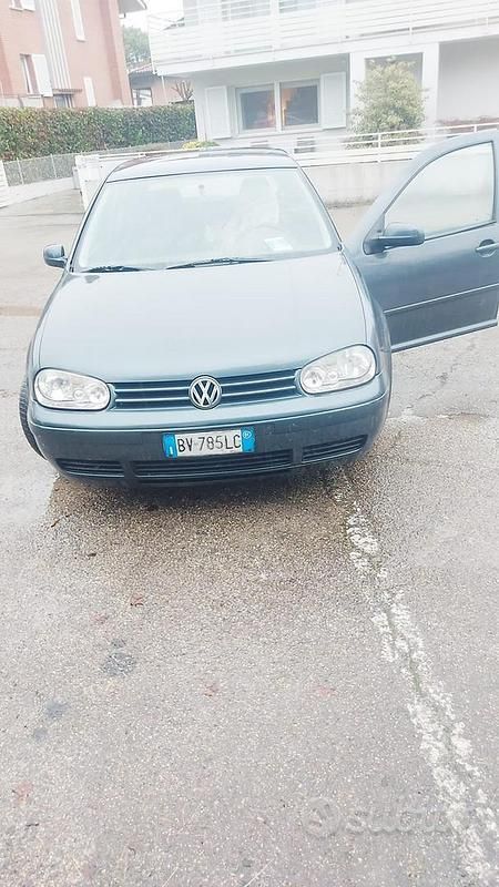 Usata VW Golf IV 2001 Berlina