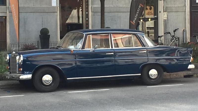 Usata Mercedes 190 80 CV (58 kW) 1963 Blu Berlina