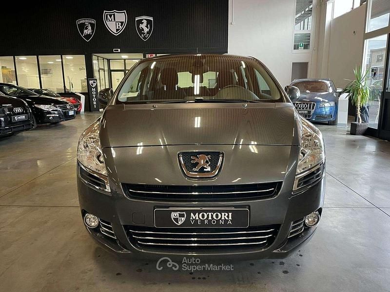 Usata Peugeot 5008 Business-Line 109 CV (80 kW) 2010 Grigio Monovolume