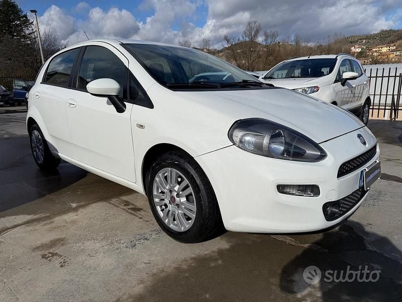 Usata Fiat Punto Street 75 CV (55 kW) 2013 Bianco Utilitaria