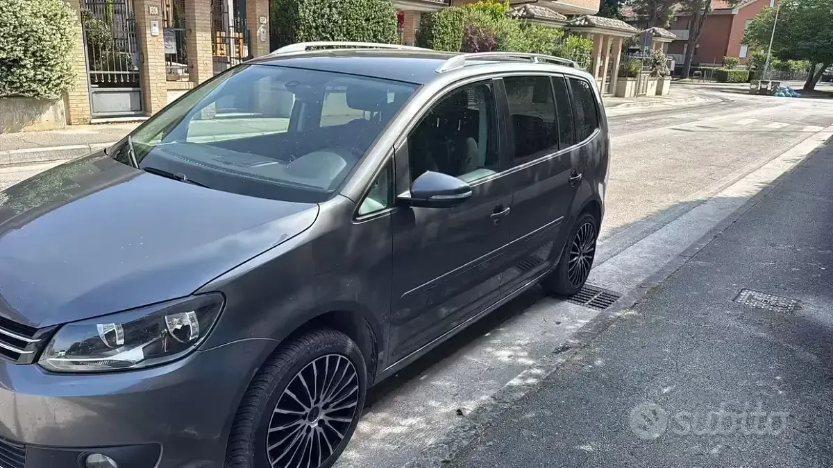 Usata VW Touran 122 CV (89 kW) 2026 Grigio Monovolume