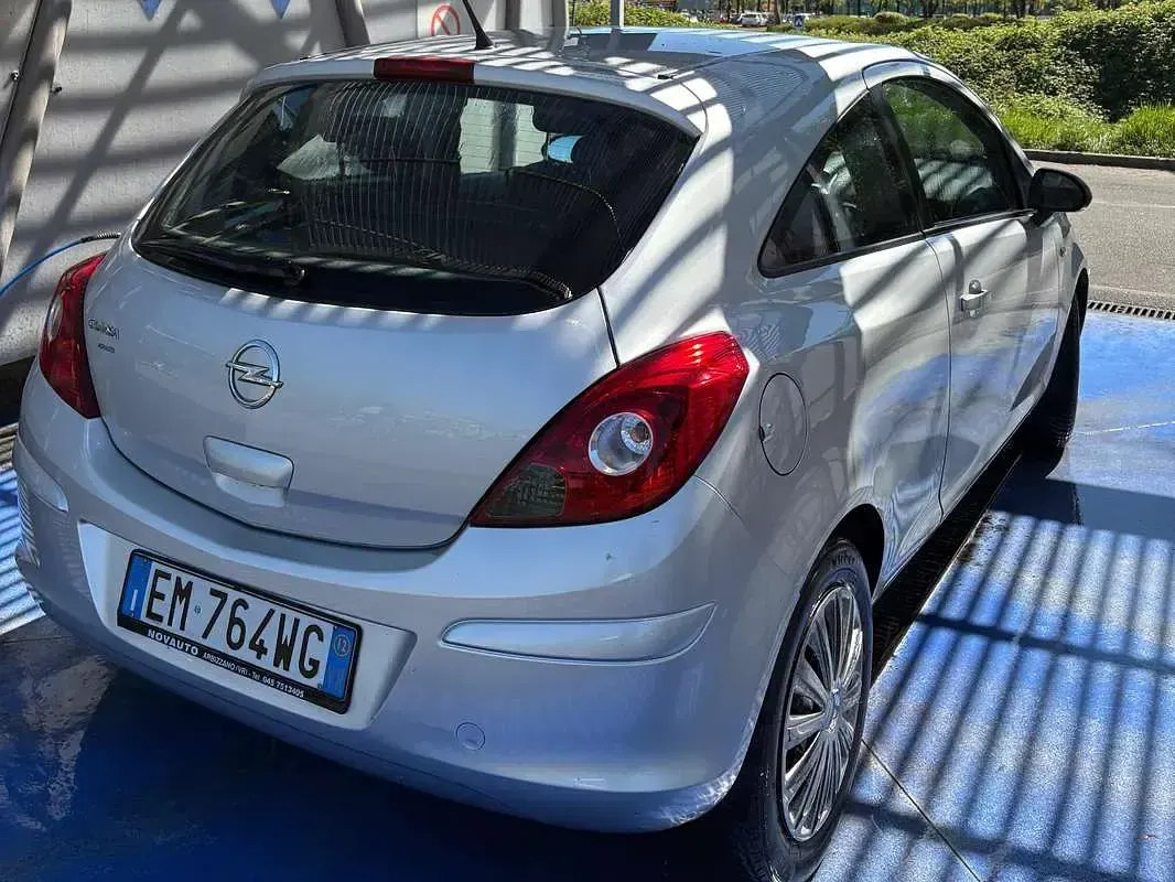 Usata Opel Corsa Club 80 CV (58 kW) 2012 Grigio Utilitaria