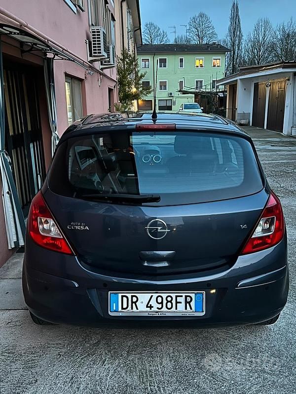 Usata Opel Corsa 90 CV (66 kW) 2008 Utilitaria