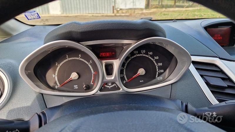 Usata Ford Fiesta 2010 Nero Utilitaria