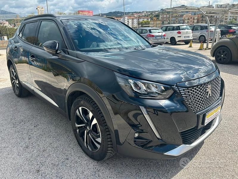 Usata Peugeot 2008 Allure 110 CV (80 kW) 2022 Nero SUV