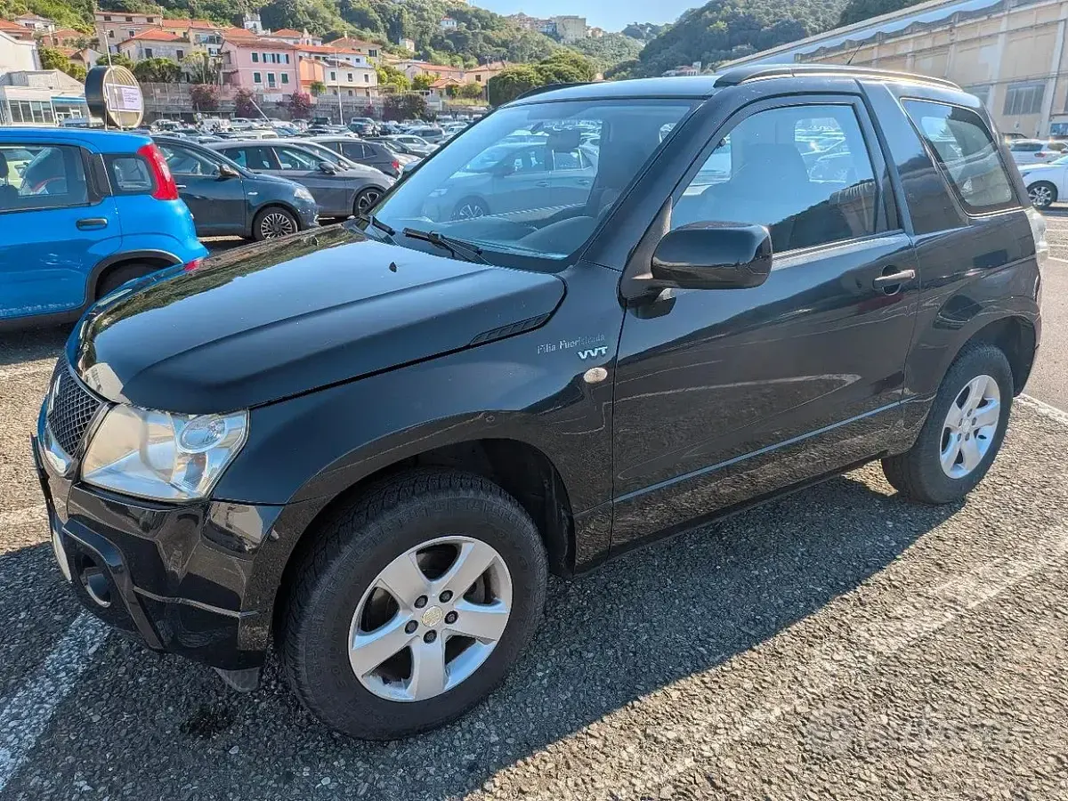 Usata Suzuki Grand Vitara 106 CV (77 kW) 2005 Nero SUV