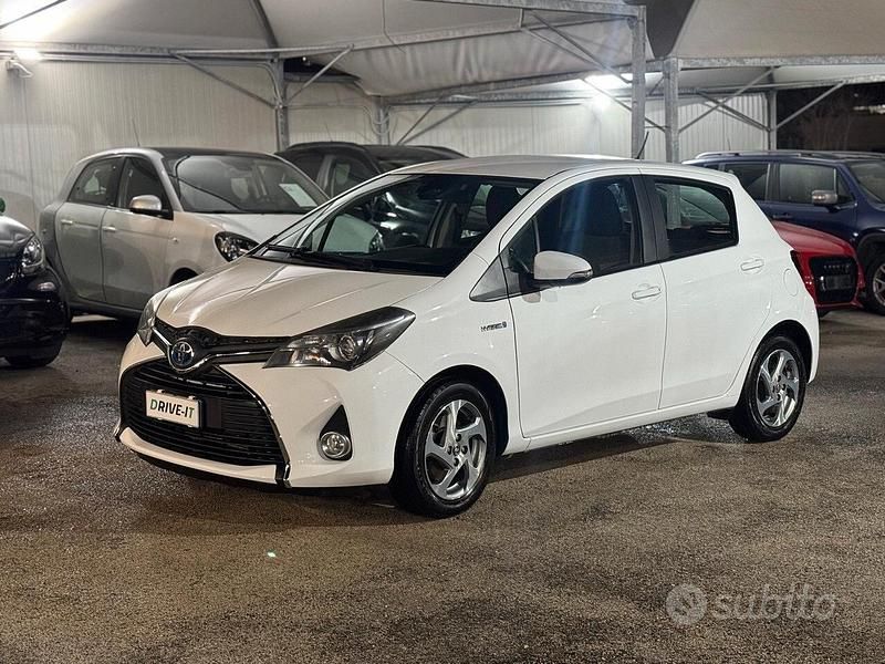 Bianco Usata 2016 Toyota Yaris Hybrid Active Tre volumi | 8900 € (Super prezzo) - Immagine 1/4