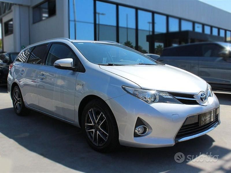 Usata Toyota Auris Touring Sports Lounge 99 CV (72 kW) 2014 Grigio Station wagon