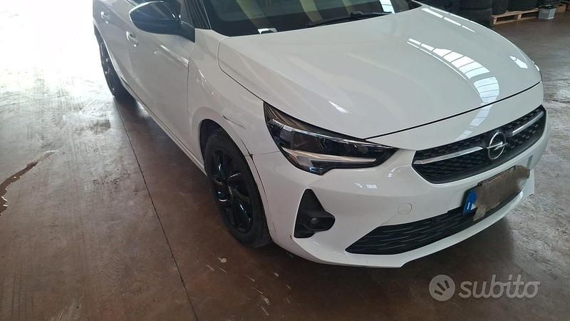 Usata Opel Corsa 100 CV (73 kW) 2022 Bianco Utilitaria