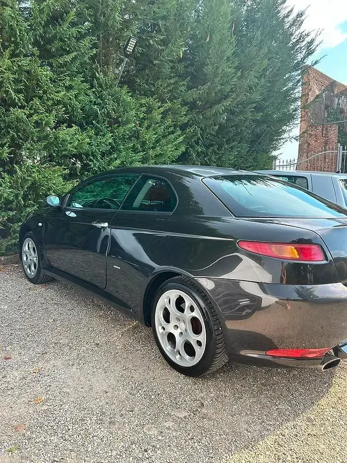 Usata Alfa Romeo GT Distinctive 150 CV (110 kW) 2006 Nero Coupé