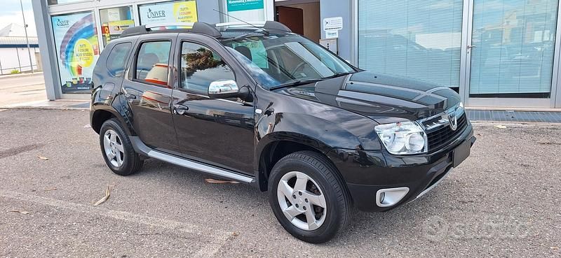 Nero Usata 2012 Dacia Duster Lauréate SUV | 8900 € (Cara) - Immagine 1/4