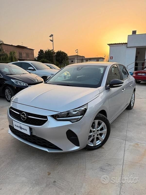 Usata Opel Corsa Edition 101 CV (74 kW) 2022 Grigio Berlina