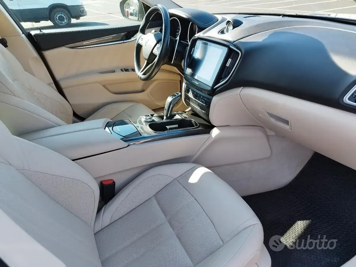 Usata Maserati GranSport 350 CV (257 kW) 2020 Bluazzurro Berlina