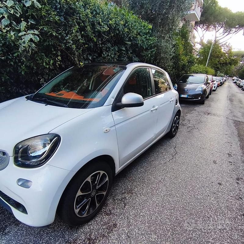 Usata Smart ForFour Passion 71 CV (52 kW) 2017 Bianco Utilitaria