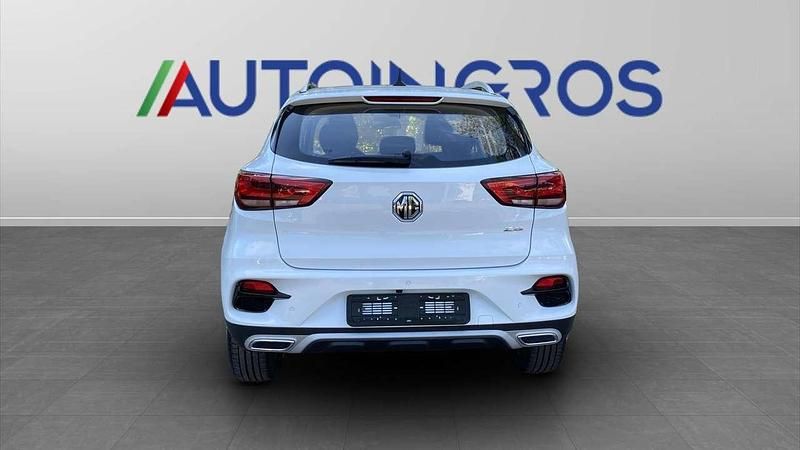 Usata MG ZS Luxury 111 CV (81 kW) 2023 Bianco SUV