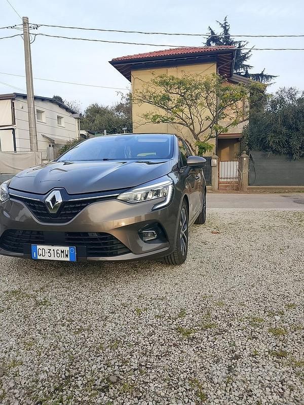 Usata Renault Clio V 2021 Marrone Berlina