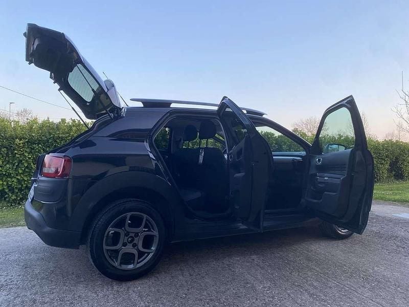 Usata Citroën C4 99 CV (72 kW) 2017 Nero SUV