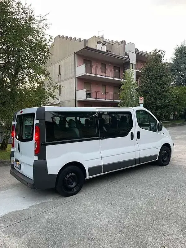 Usata Opel Vivaro-e Combi 121 CV (88 kW) 2023 Monovolume