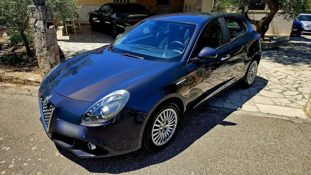 Usata Alfa Romeo Giulietta Exclusive 120 CV (88 kW) 2018 Grigio Utilitaria