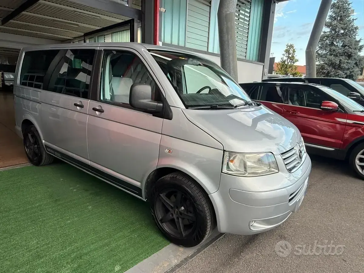 Usata VW Multivan Startline 131 CV (96 kW) 2008 Grigio Monovolume