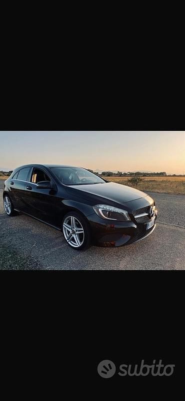 Usata Mercedes A180 109 CV (80 kW) 2016 Nero Berlina
